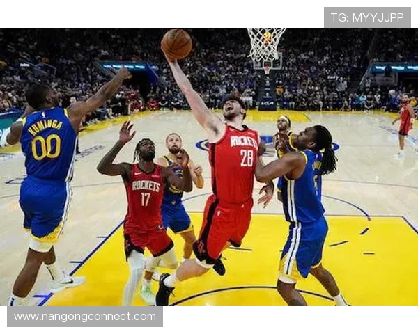 NBA季后赛格局生变多队强势崛起争冠形势愈发扑朔迷离